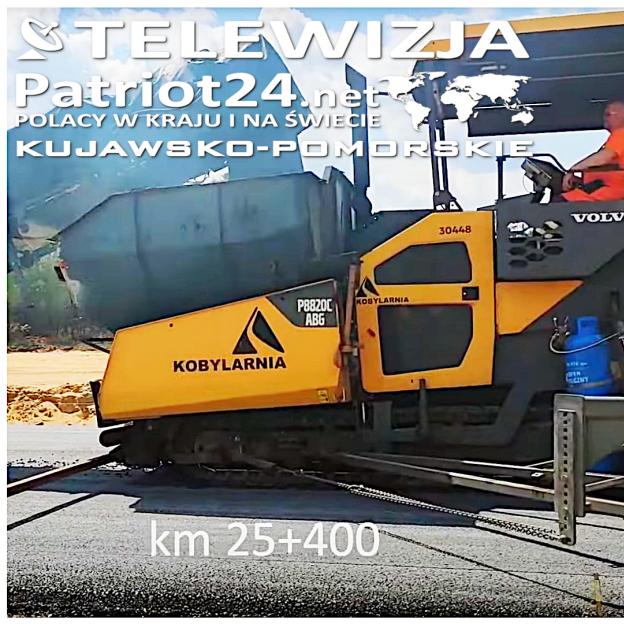 [VIDEO] S10 Solec Kujawski - Toruń Zachód, pierwsza podbudowa bitumiczna, maj 2025 r.