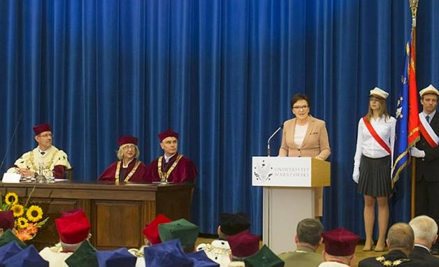 Premier na inauguracji roku na Uniwersytecie Warszawskim - najbardziej międzynarodowej uczelni w Polsce