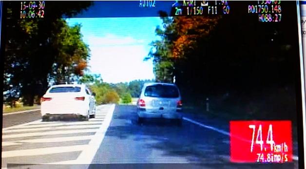 Był już 9-krotnie karany za wykroczenia w ruchu drogowym. Tym razem zdobył 3 mandaty i 26 punktów karnych