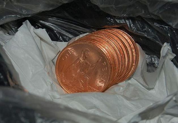 Sprzedając one penny wyłudzili ponad 1.5 miliona złotych!