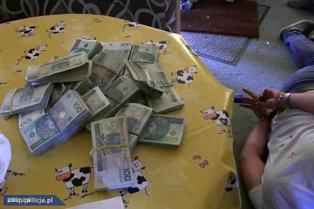 [VIDEO] Wśród kokainy, heroiny i amfetaminy policjanci zabezpieczyli nowy narkotyk przerzucany do Szwecji i Niemiec