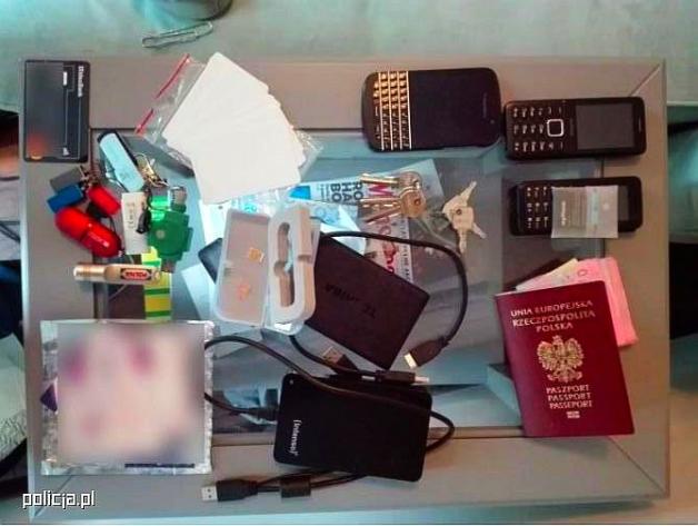 Oszuści działający metodą „na prezesa” od dwóch małopolskich firm próbowali wyłudzić 985 tys. dolarów i 985 tys. euro