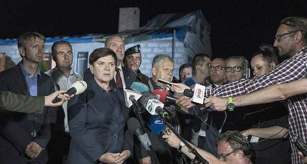 Pomorskie: Premier i minister Antoni Macierewicz u poszkodowanych po ostatniej nawałnicy