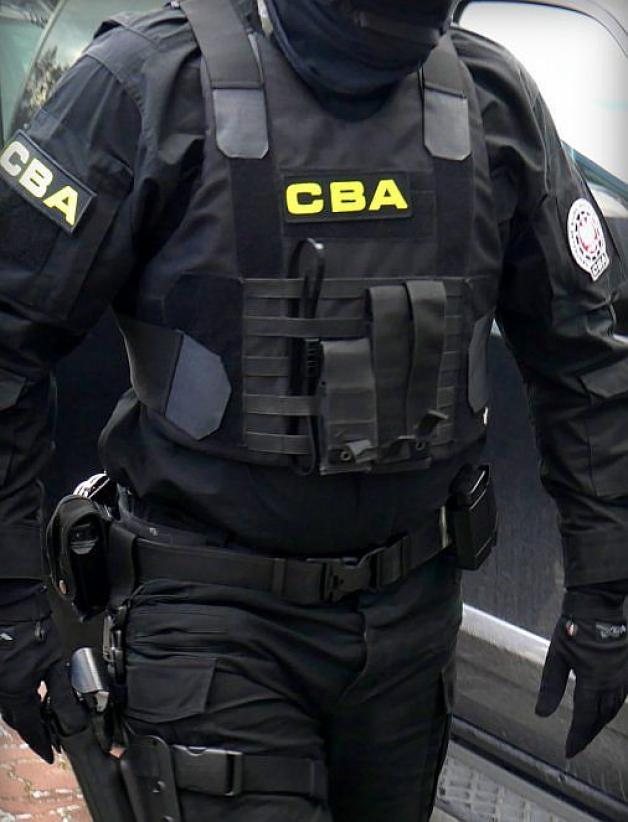 Udawali agentów służb specjalnych. 8 zatrzymanych w Warszawie i Łodzi