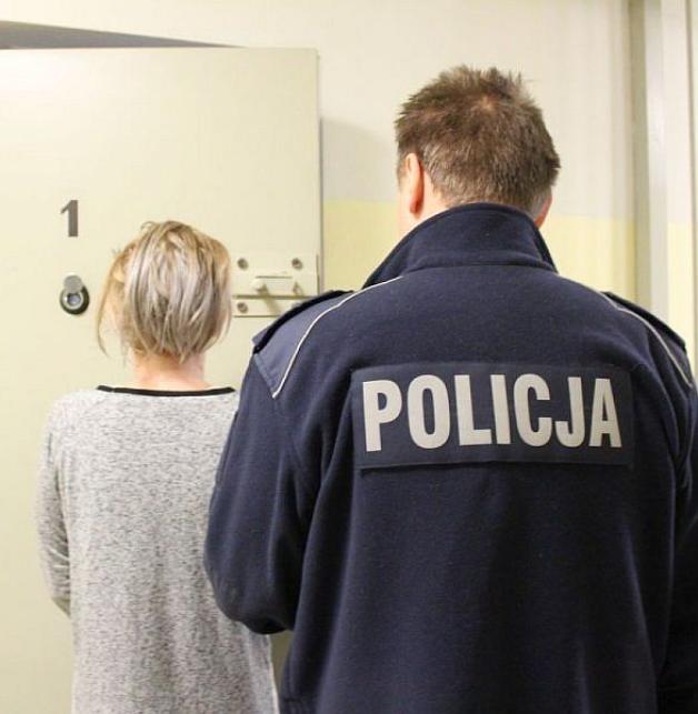 Uwięzili i dręczyli kobietę. Interweniowali piotrkowscy dzielnicowi
