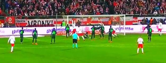 Angielski sędzia nie uznał Polakom gola! Piłka wybita z bramki! Kontrowersyjna przegrana z Nigerią 0:1