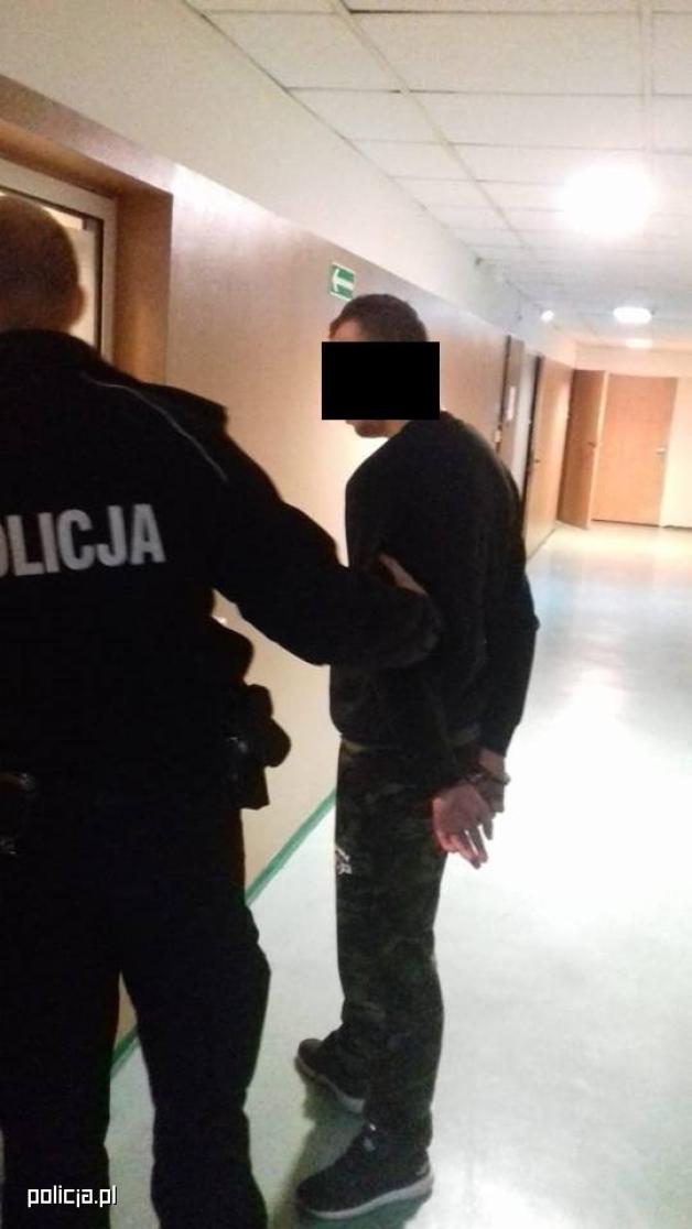 Dwóch mężczyzn zatrzymanych za upojenie alkoholem 2-latka