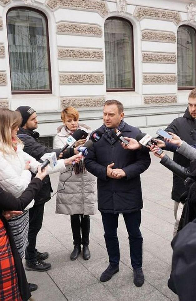 Gimnazjaliści po egzaminach. Teraz ósmoklasiści