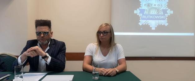 [VIDEO] Konferencja Krzysztofa Rutkowskiego w Radomiu: skradziony sprzęt, dramat matki 7-latki. Zapis kolejnych, agresywnych ataków z udziałem dzieci!