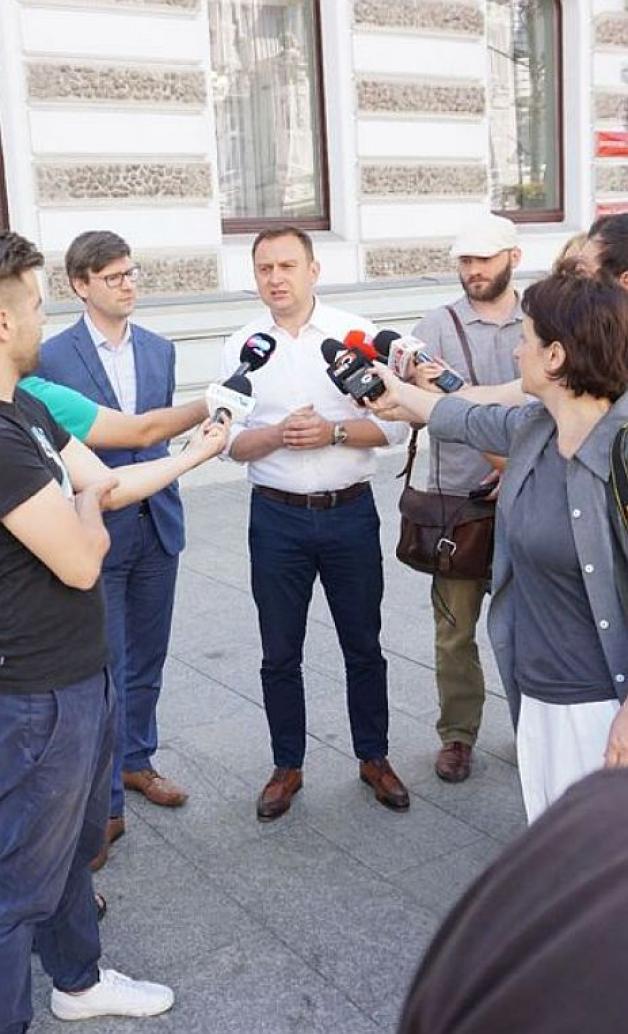 Ponad 450 nauczycieli gimnazjów straci pracę