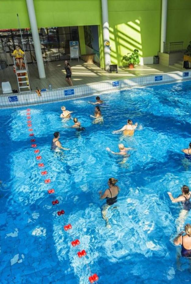 Kobiety na pływalnie. Bezpłatna nauka pływania dla mieszkanek Łodzi