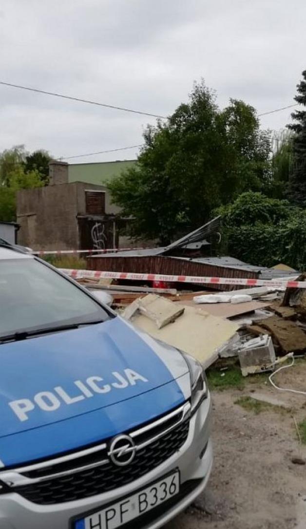 Uratowali mężczyznę przygniecionego przez budynek