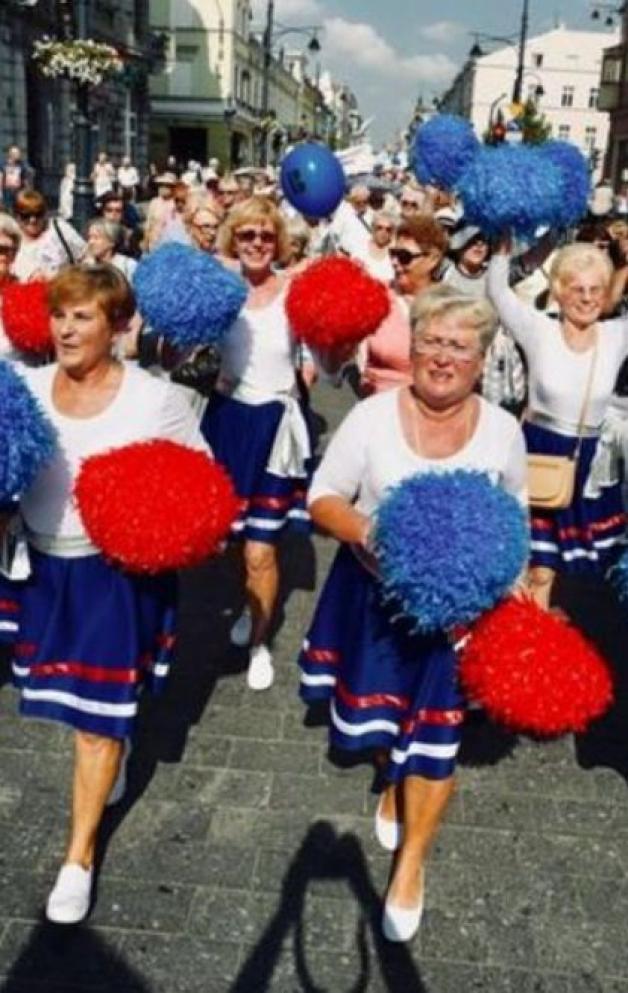 DJ Wika, mażoretki, szczudlarze, tancerze, bębniarze. W piątek 4. Parada Seniorów