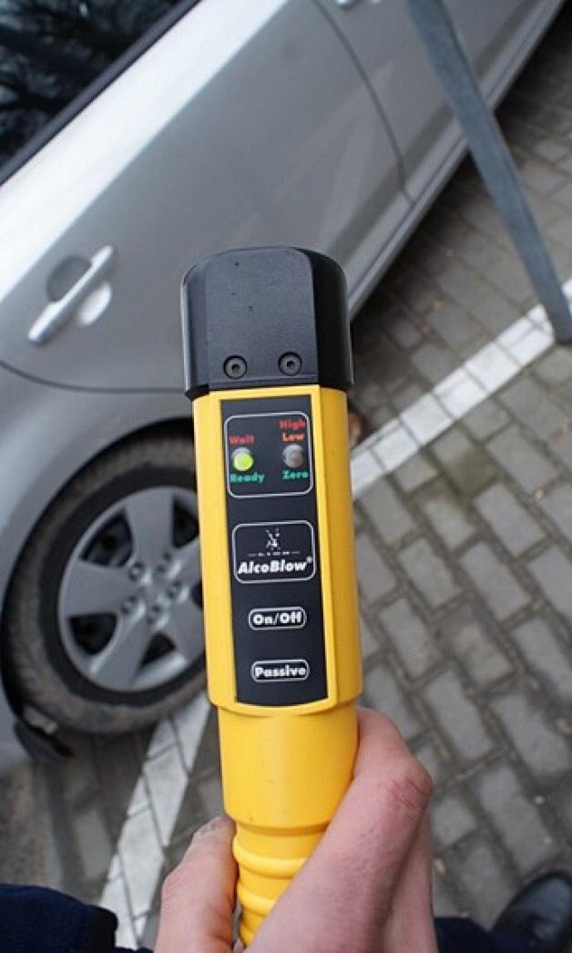 Bystrzyca Kłodzka: podczas kontroli drogowej policjanci ujawnili kierującego z dożywotnim zakazem sądowym oraz nietrzeźwego rowerzystę