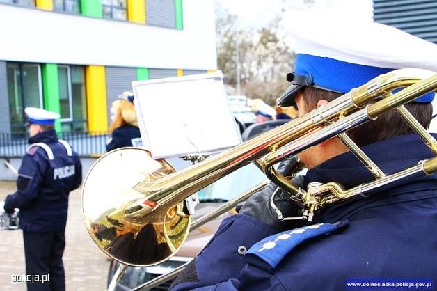 [VIDEO] Policjanci zagrali dla dzieci z wrocławskiego Przylądka Nadziei