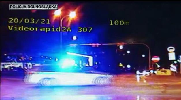 [VIDEO] Policyjny pilotaż rodziców z dzieckiem potrzebującym natychmiastowej pomocy