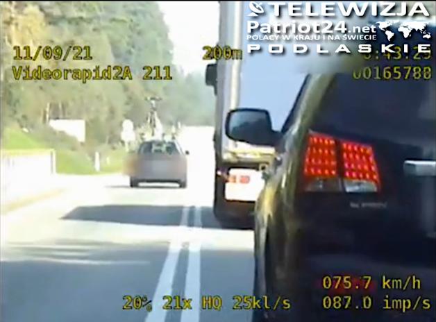 [VIDEO] Wyprzedzanie na skrzyżowaniu w kamerze SPEEDU