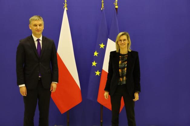 Minister Piotr Nowak w Paryżu: sprawiedliwa transformacja energetyczna to ochrona europejskiego przemysłu i miejsc pracy