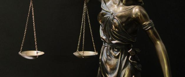 Pięć osób zostało zatrzymanych w związku z obrotem suszem tytoniowym bez akcyzy. Sąd zastosował areszt. Działali również w Niemczech