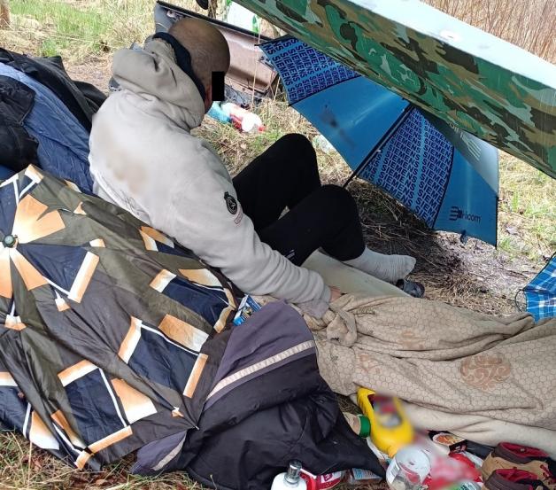 Ukrywał się w szałasie w lasku koło Łodzi