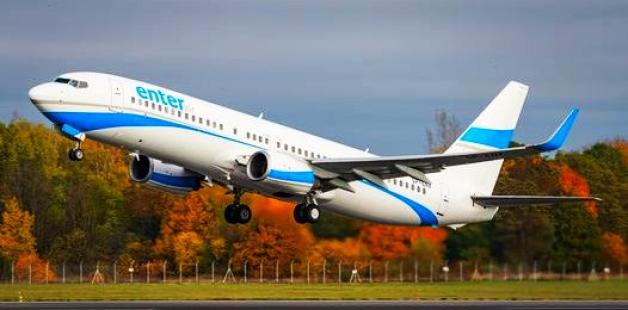 Awaryjne lądowanie samolotu polskiej linii lotniczej Enter Air w Atenach! Przyczyną była pęknięta szyba kokpitu!