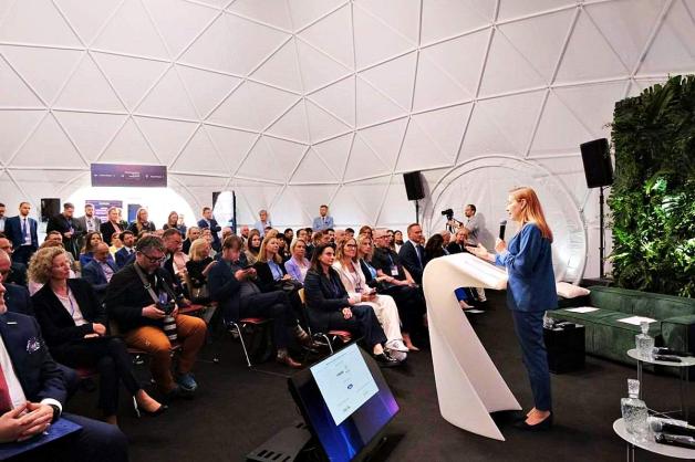 Minister K. Pełczyńska-Nałęcz na EKG: nasz strategiczny cel to rozwój polskich firm, transformacja energetyczna i łagodzenie kosztów społecznych tych zmian